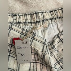 Injiri plaid Pants NWT